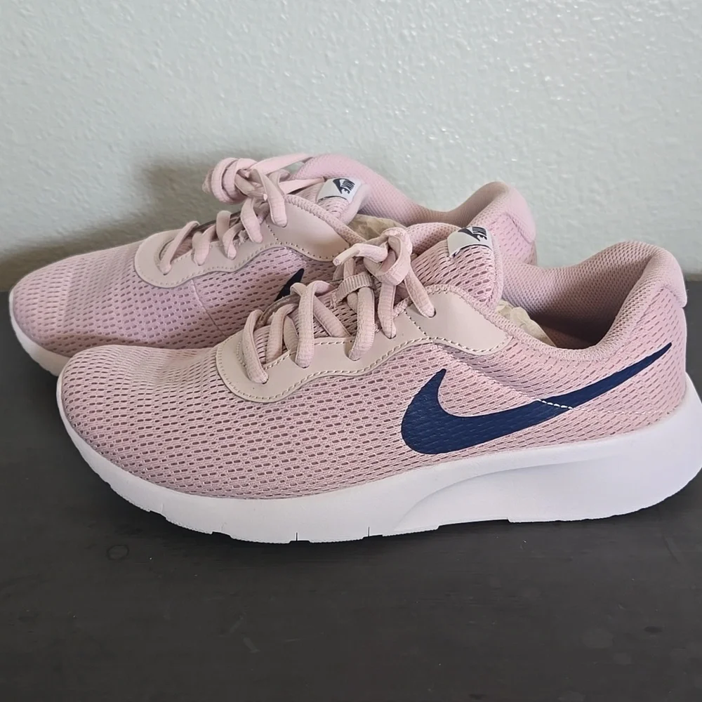 Nike | NIB Kids Barely Rose & Navy Tanjun Sneakers Size 6.5 - Picture 5 of 9